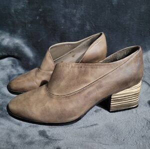 Antelope Taupe Leather Women's Shoes size 39